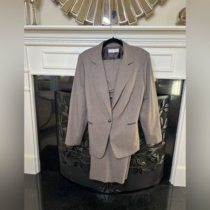 TAHARI Faux Leather Trim Exec 2 Piece Business Suit -  Spring/Summer Weight